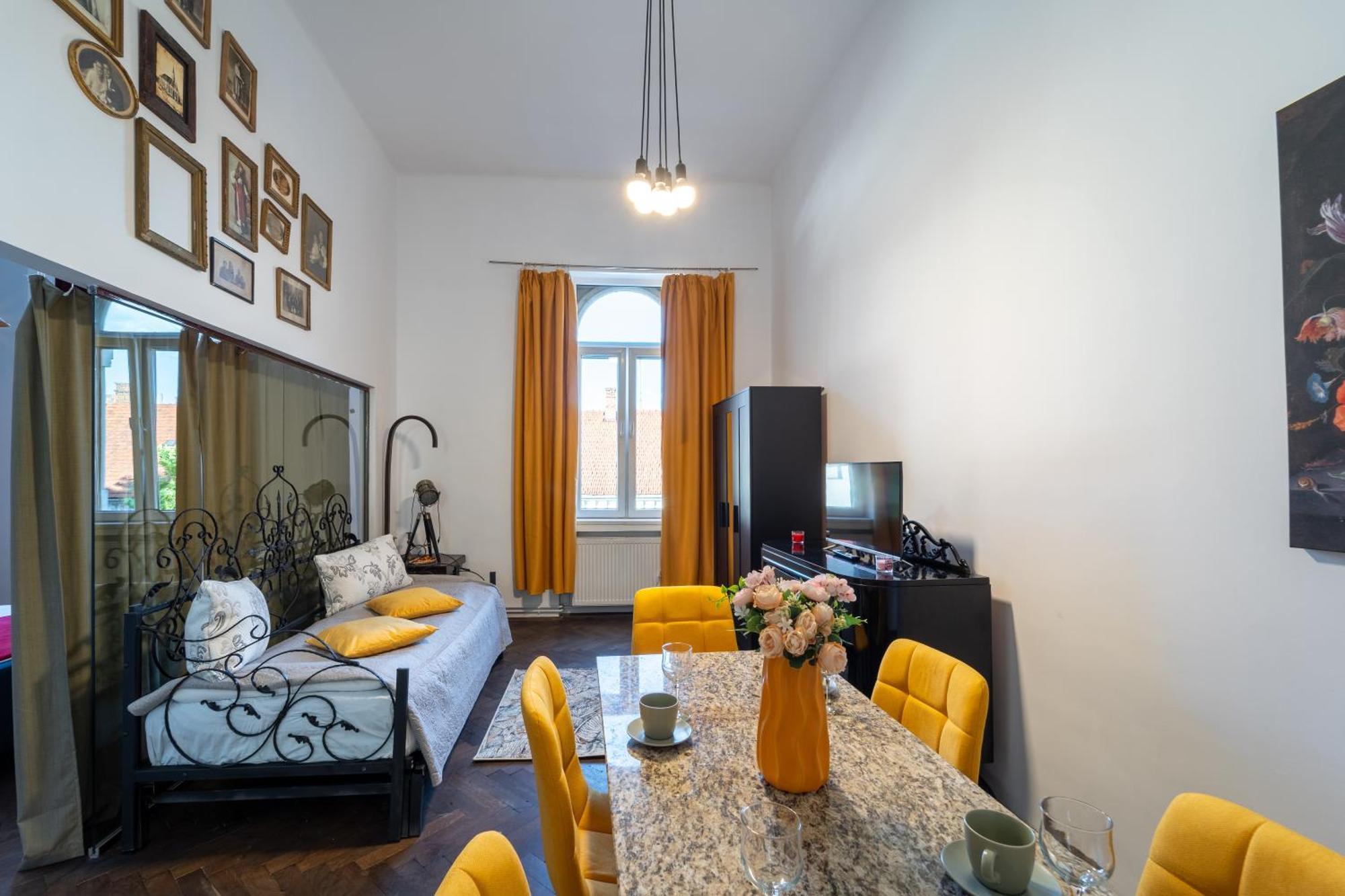 Noble 5 Star House In Unirii Plaza Villa Cluj-Napoca Eksteriør billede